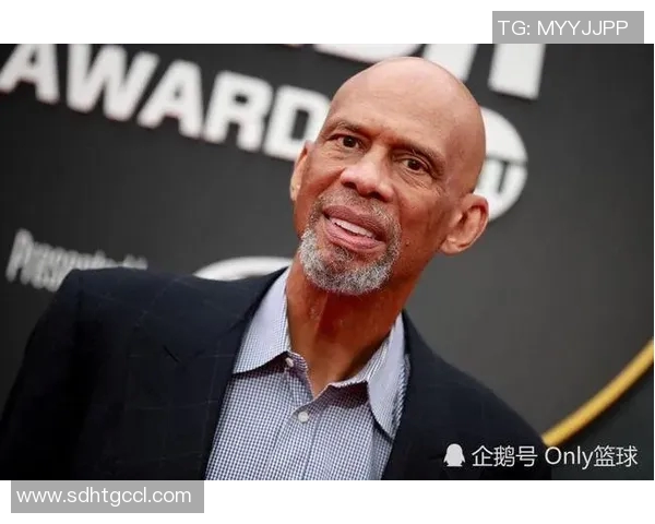 退役后卡里姆阿卜杜尔贾巴尔在社会贡献与文化影响力上的卓越成就