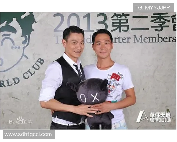 足球明星畅谈人生与梦想在脱口秀舞台上分享不为人知的故事