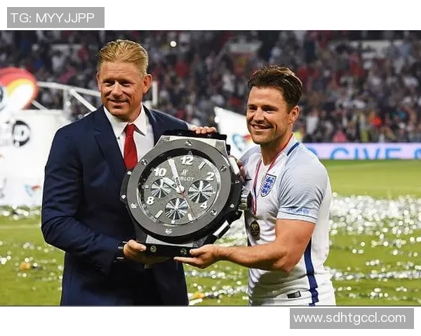 足球明星奖励领取方式揭秘如何顺利获取丰厚奖金与荣誉